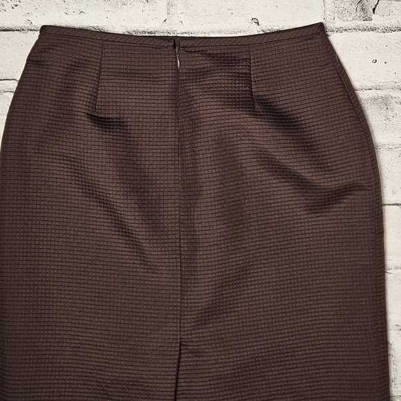 Liz Claiborne Women's Brown Textured Pencil Skirt - Picture 5 of 7